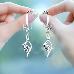 Beautiful 925 Silver White Sapphire Drop Earrings